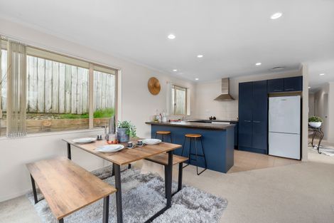 Photo of property in 37 Nimstedt Avenue, Oteha, Auckland, 0632