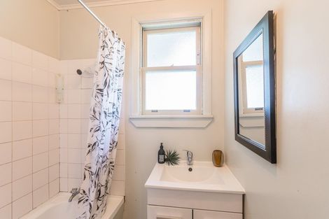 Photo of property in 3 Gates Road, Waikanae Beach, Waikanae, 5036