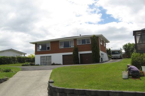 Photo of property in 11 The Crescent, Tindalls Beach, Whangaparaoa, 0930