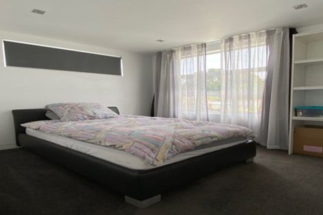 Photo of property in 2 Commodore Parry Road, Castor Bay, Auckland, 0620