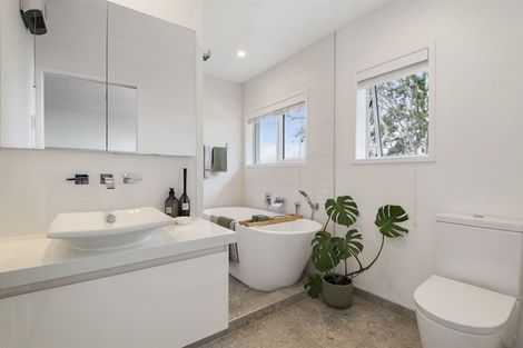 Photo of property in 24 Tui Street, Torbay, Auckland, 0630