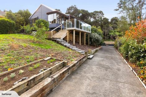 Photo of property in 52 Rauhuia Crescent, Parau, Auckland, 0604