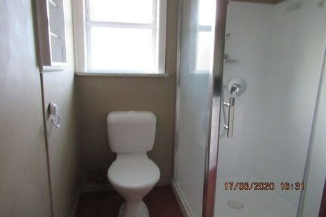 Photo of property in 63 Hepburn Road, Glendene, Auckland, 0602