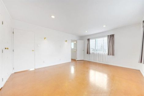 Photo of property in 2/50 Blanes Road, Weymouth, Auckland, 2103