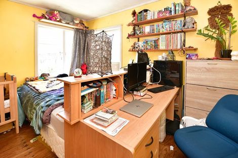 Photo of property in 47 Waipani Road, Te Atatu Peninsula, Auckland, 0610