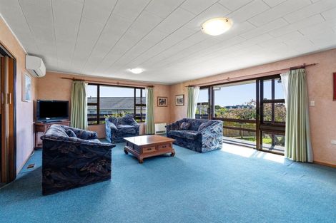 Photo of property in 76 Highbury Drive, Levin, 5510