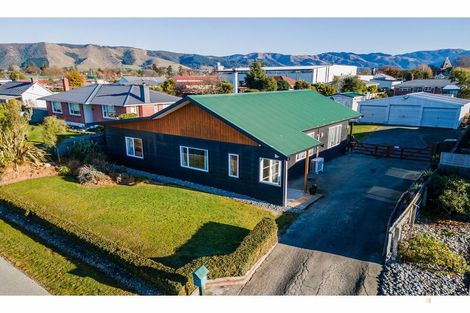 Photo of property in 10 Studholme Street, Waimate, 7924