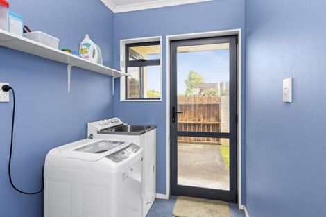 Photo of property in 15a Howard Road, Taradale, Napier, 4112