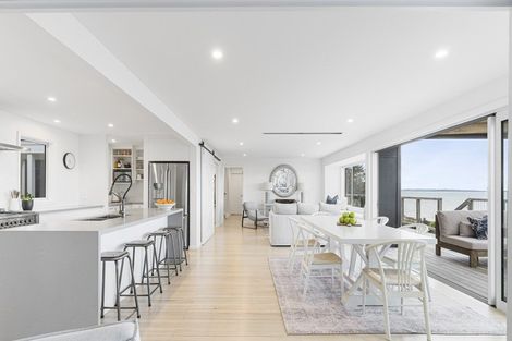 Photo of property in 369 Clifton Road, Whitford, Howick, 2571