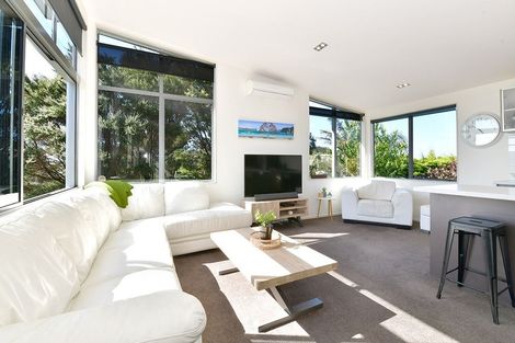 Photo of property in 8 Rivervale Grove, Stanmore Bay, Whangaparaoa, 0932