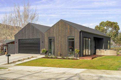 Photo of property in 37 Wallis Drive, Cromwell, 9310