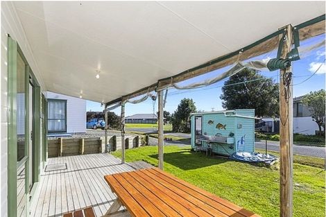 Photo of property in 124 One Tree Point Road, One Tree Point, 0118