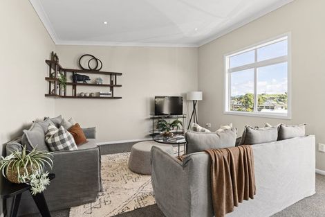 Photo of property in 27 Roy Terrace, Moturoa, New Plymouth, 4310