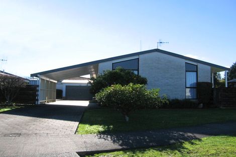 Photo of property in 17 Browning Place, Roslyn, Palmerston North, 4414