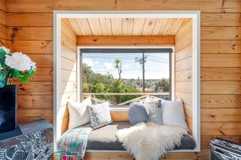 Photo of property in 1/80 Browns Bay Road, Rothesay Bay, Auckland, 0630