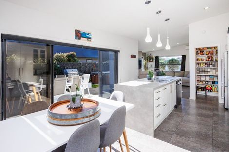 Photo of property in 51 Chestnut Close, Kelvin Grove, Palmerston North, 4414