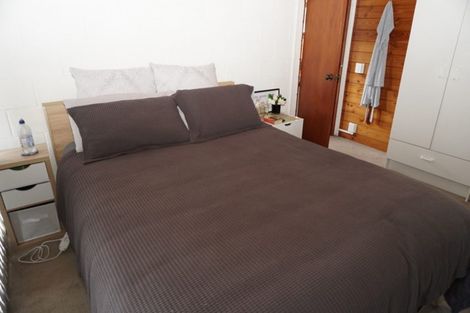 Photo of property in 5a Pohutukawa Avenue, Shelly Park, Auckland, 2014