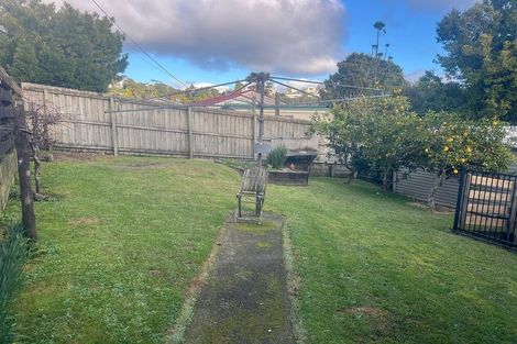 Photo of property in 4 Pavola Grove, Glenfield, Auckland, 0629