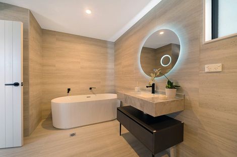 Photo of property in 53 Meadowood Drive, Unsworth Heights, Auckland, 0632