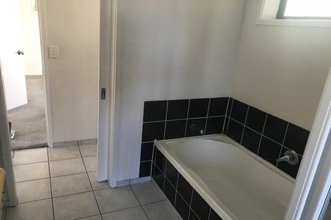 Photo of property in 96 Kamara Road, Glen Eden, Auckland, 0602