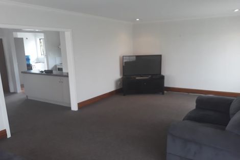 Photo of property in 33 Farquhars Road, Redwood, Christchurch, 8051