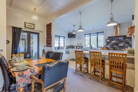 Photo of property in 100 Cole Street, Dannevirke, 4930