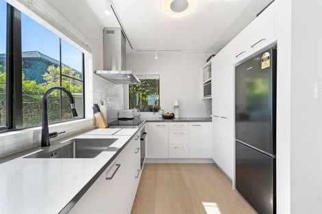 Photo of property in 2/60 Rangatira Road, Beach Haven, Auckland, 0626