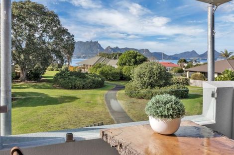 Photo of property in 15 Miami Place, One Tree Point, 0118