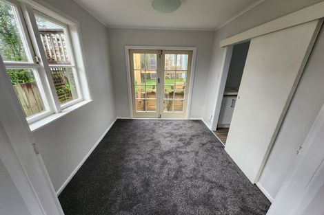 Photo of property in 49 Taylor Terrace, Tawa, Wellington, 5028