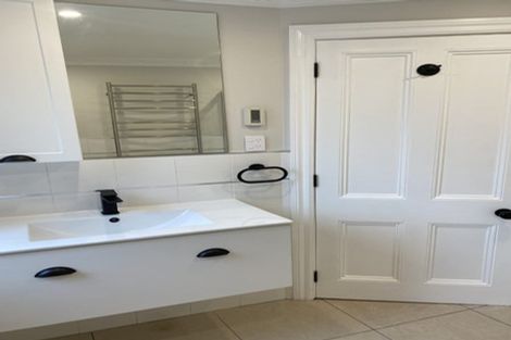 Photo of property in 29 Padnell Crescent, Paparangi, Wellington, 6037