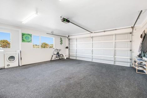 Photo of property in 84 Tauranga Place, Orewa, 0931