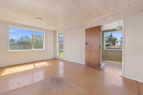 Photo of property in 7 Virgo Place, Kawaha Point, Rotorua, 3010