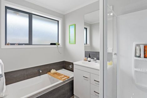 Photo of property in 4 Pohatu Lane, Otaki, 5512