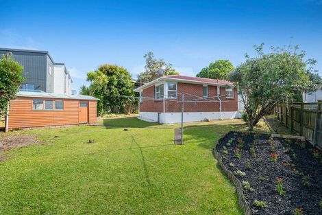 Photo of property in 3 View Road, Glenfield, Auckland, 0627