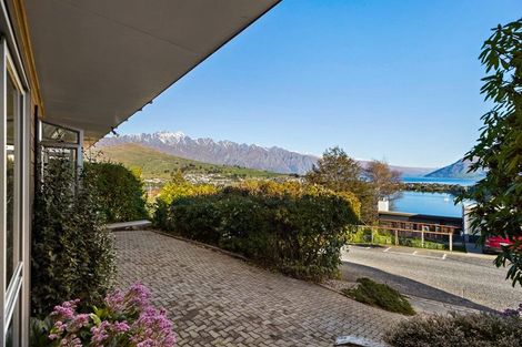 Photo of property in 20 Earnslaw Terrace, Queenstown, 9300