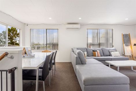 Photo of property in 98 Reynella Drive, Massey, Auckland, 0614