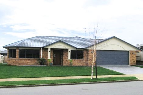 Photo of property in 27 Holford Place, Huntington, Hamilton, 3210