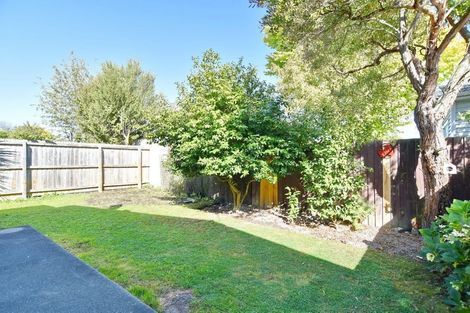 Photo of property in 2/32 Prestons Road, Redwood, Christchurch, 8051