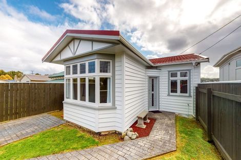 Photo of property in 4a Tarawera Road, Johnsonville, Wellington, 6037