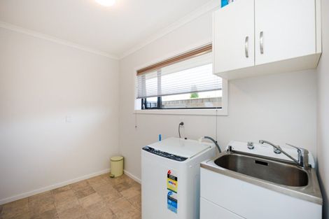 Photo of property in 18 Thomson Street, West End, Palmerston North, 4412