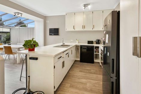 Photo of property in 138 Gloucester Street, Taradale, Napier, 4112