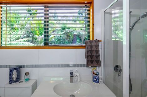 Photo of property in 86 Wood Bay Road, Titirangi, Auckland, 0604