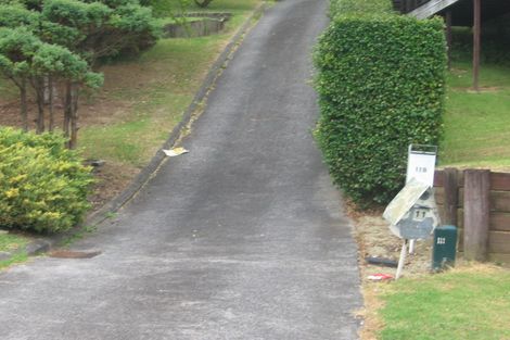 Photo of property in 2/11 Garner Place, Glenfield, Auckland, 0629