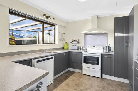 Photo of property in 13 Walnut Place, Mosgiel, 9024