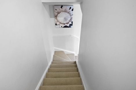 Photo of property in 8p Finlay Terrace, Mount Cook, Wellington, 6021