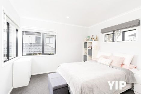 Photo of property in 5 Bennett Grove, Newlands, Wellington, 6037