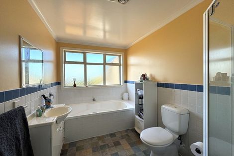 Photo of property in 17 Naish Street, Balclutha, 9230