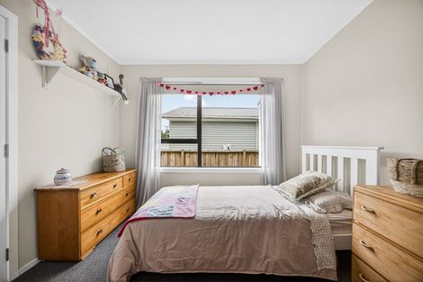 Photo of property in 53 Cambridge Road, Riverhead, 0820