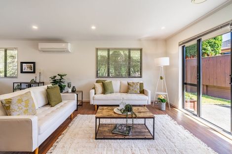 Photo of property in 6 Mcewen Crescent, Riverstone Terraces, Upper Hutt, 5018