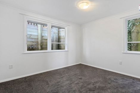 Photo of property in 43 Stewart Drive, Newlands, Wellington, 6037